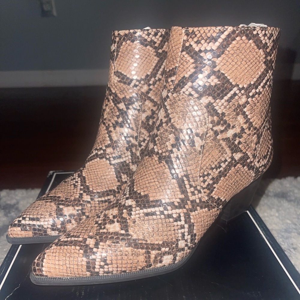 COPY - NEW NEVER WORN snake print heeled booties